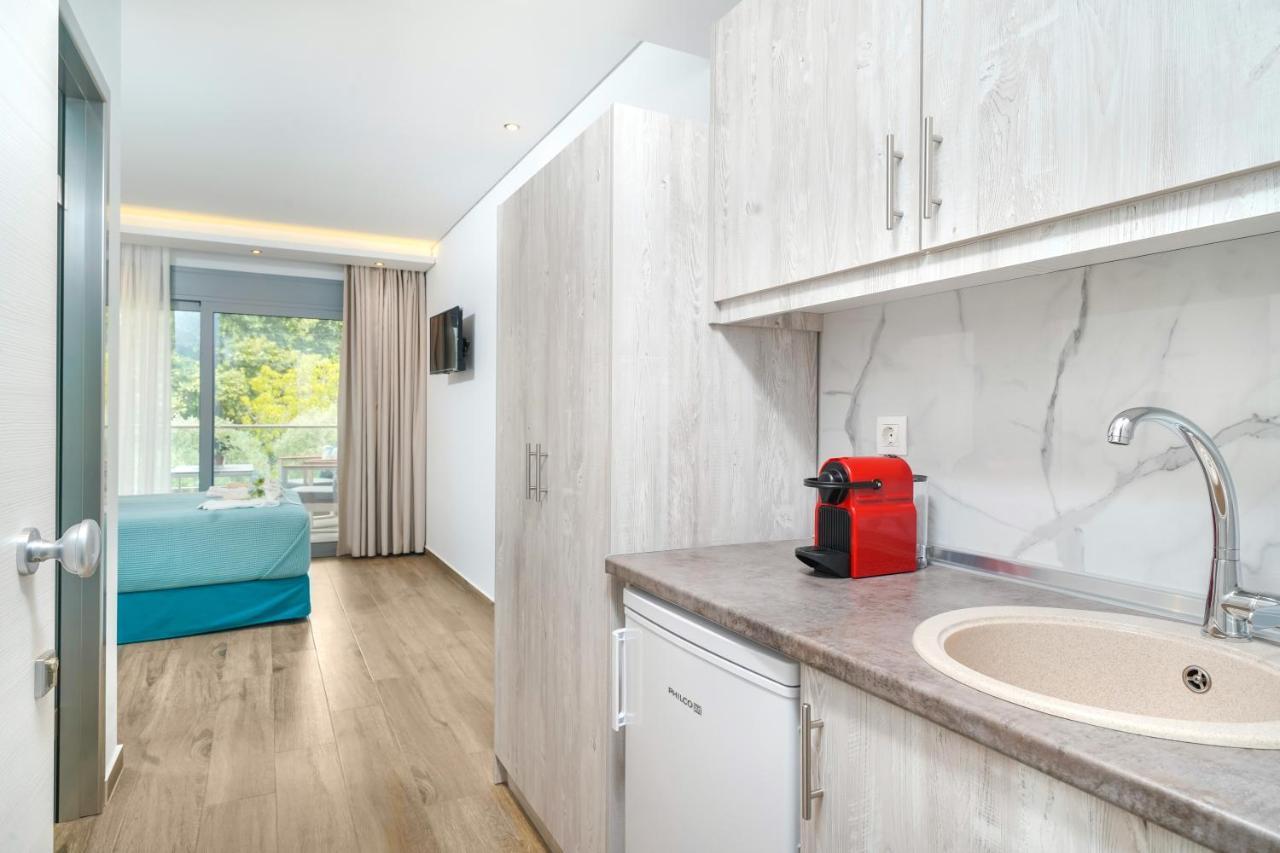Maria Elena Suites 리메나스 외부 사진